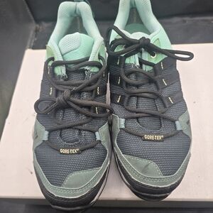 Gore-Tex Women's Black and Green‎ Shoes